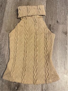 Sleeveless Cable Knit Turtleneck Sweater - Camel